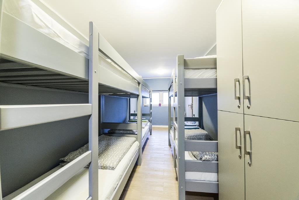 Hostel Filip 2 กดัญสก์ ภายนอก รูปภาพ